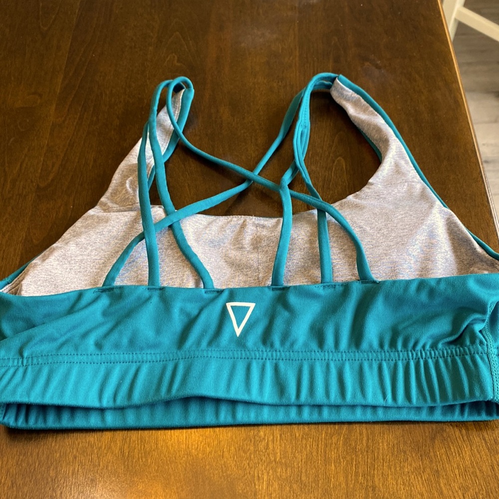 Dae sports bra